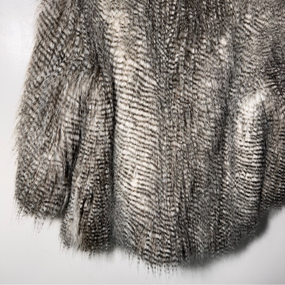 Guess Ladies Faux Fur 3/4 Sleeve Jacket Black & White Fur Size Medium - Picture 9 of 16